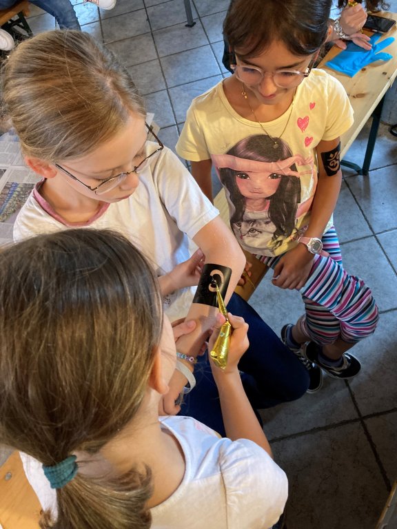 Ferienprogramm 2025 Henna Tattoos 2